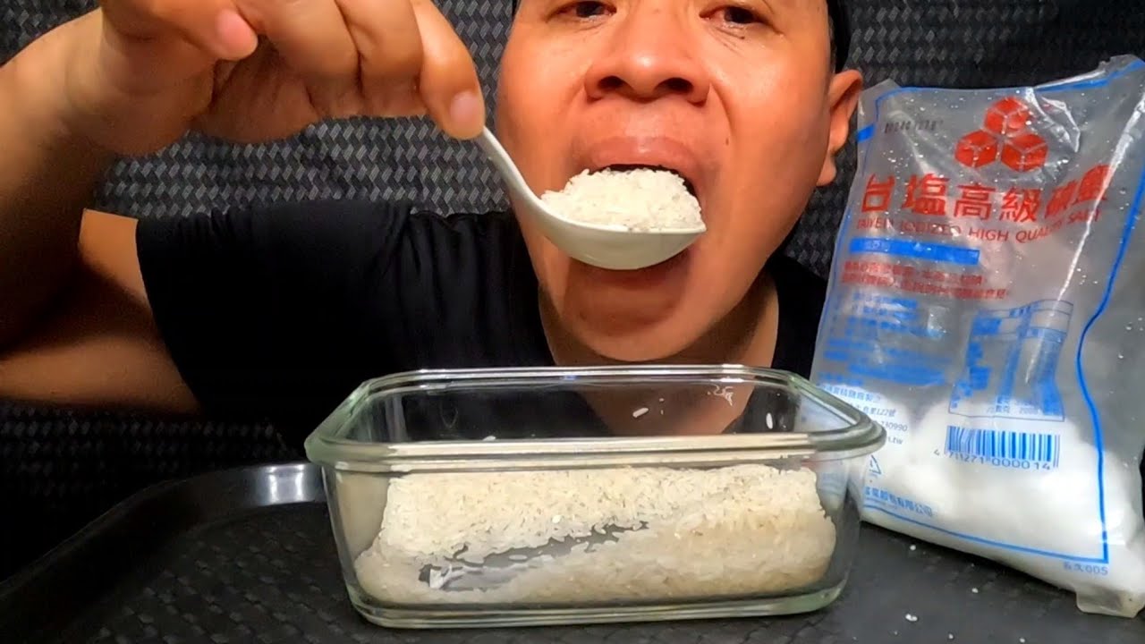 Suapan Nagihi‼️Reg Raw Rice Eating🌾||Makan Beras Campur Garam gurih, Manis,Asin Uenak Pool
