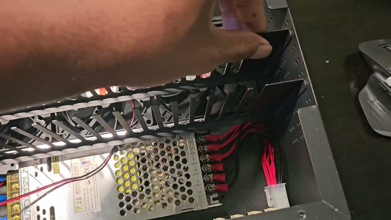 New Tech: Unboxing the Cellhasher for mining on smartphones
