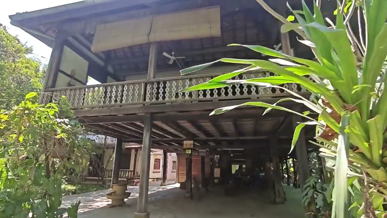 Traditional Wooden Cambodian House in Battambang - Mrs. Bun Roeung&rsquo;s Ancient House