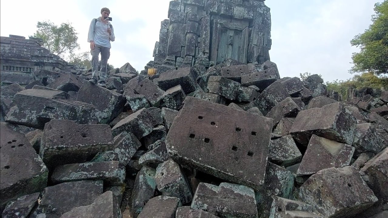 За Ангкором: край забвения и  рухнувших шедевров Vibol Temple
