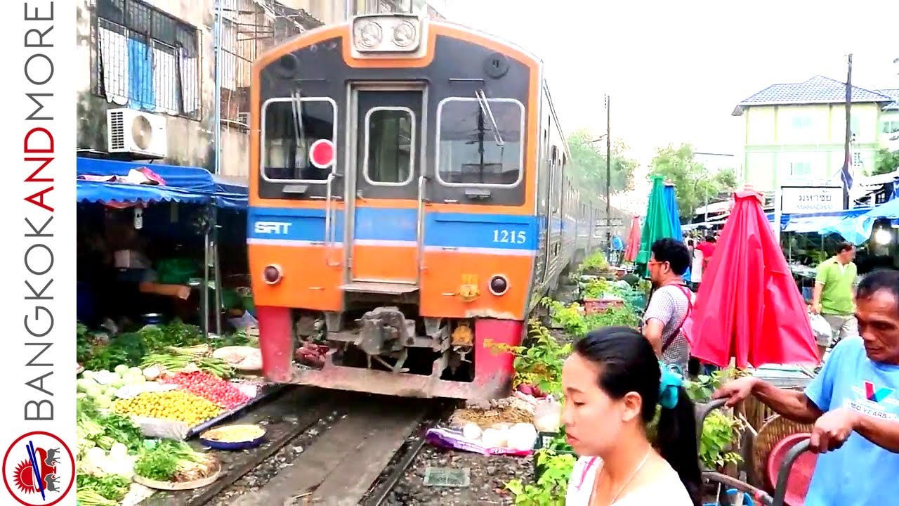 Mahachai Market @ Mahachai Station - Another Train Market, but no tourists around ❤🇹🇭