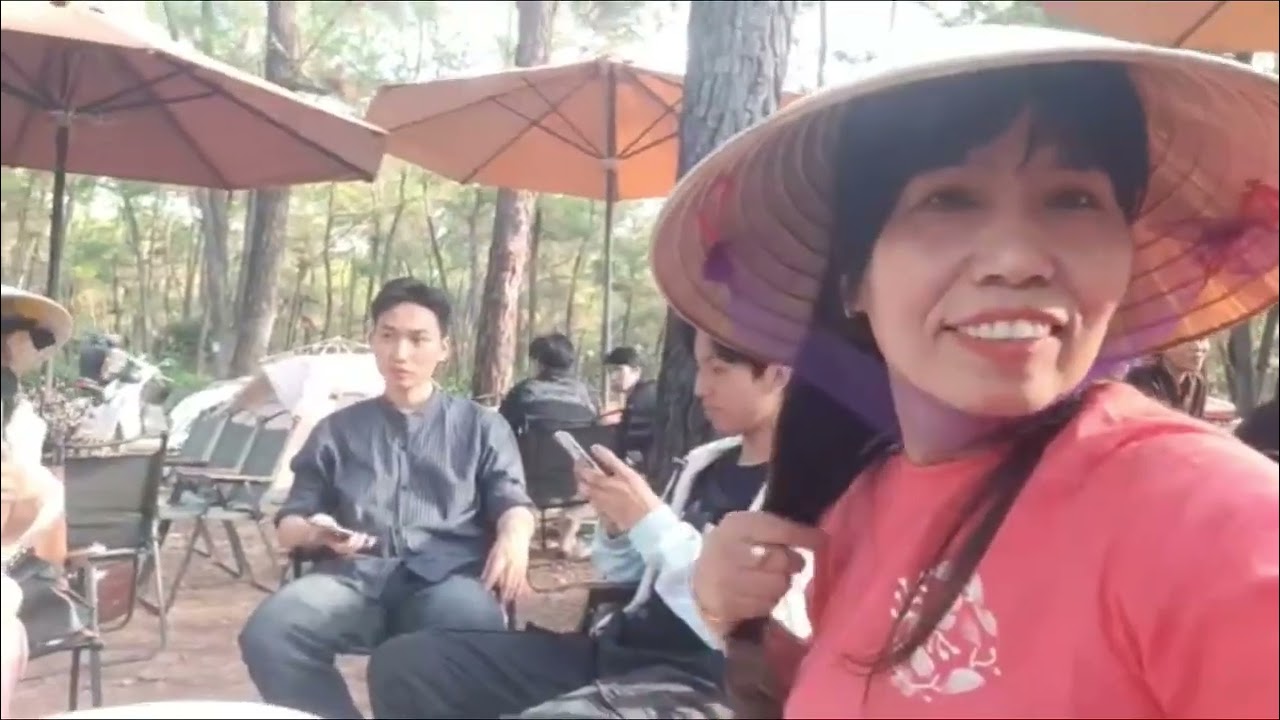 Chào Xuân Bính Ngọ năm chị em gái vui xuân