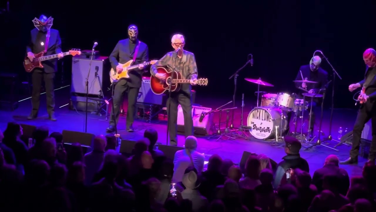 Nick Lowe, “Heart of the City”/“Peace Love & Understanding,” White Eagle Hall, NJ, 11/4/2023