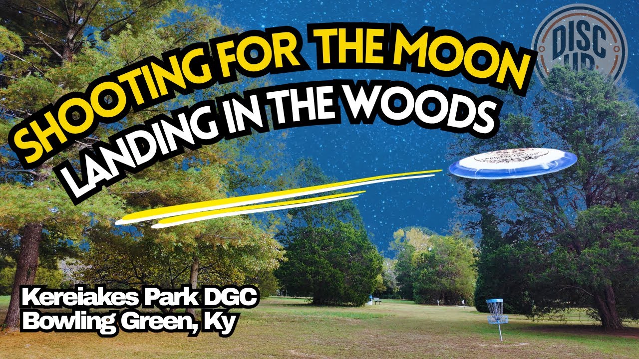 Пары диск-гольфа в парке Керейакс в Боулинг-Грин, штат Кентукки