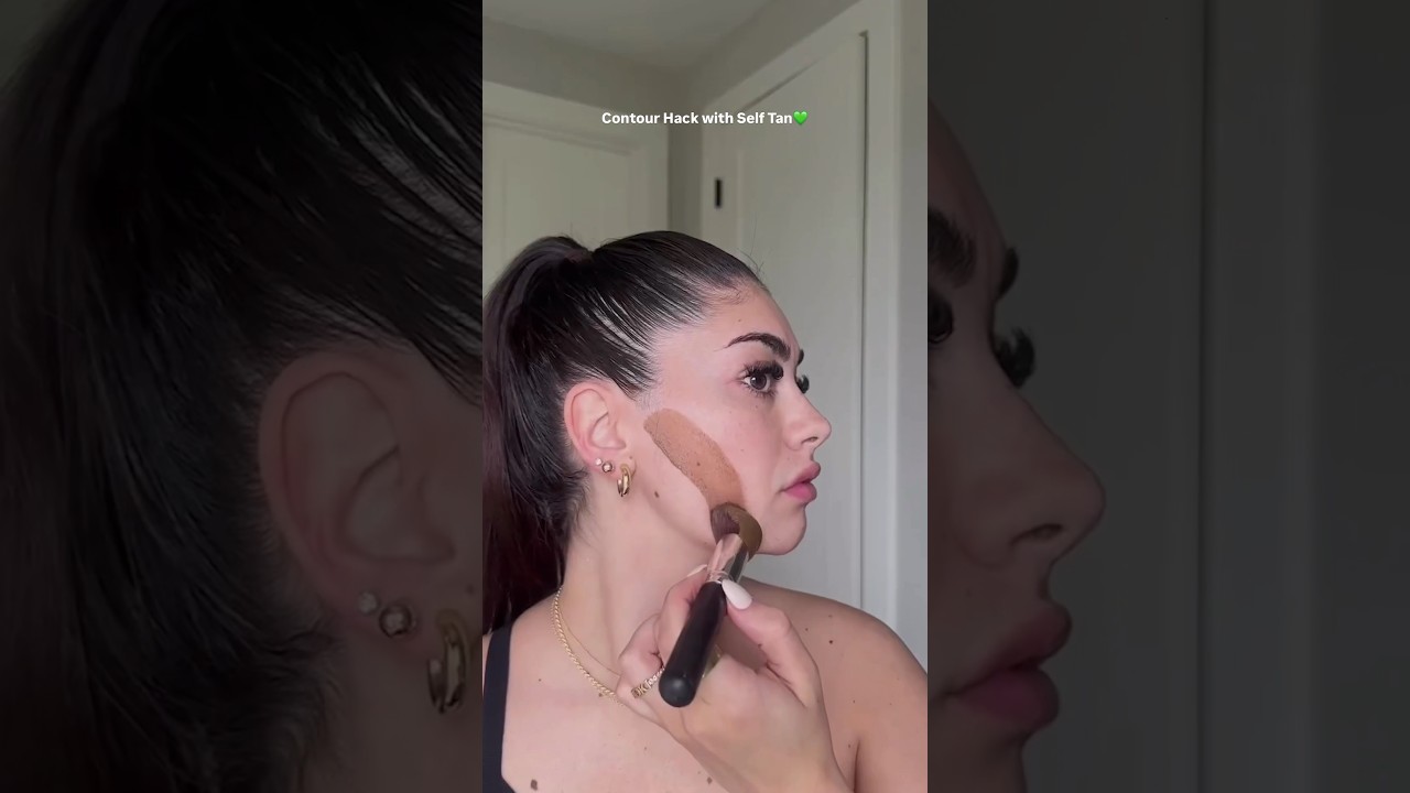 CONTOUR FAKE TAN HACK💄 #cocoandeve #faketan #selftan #tanning #makeuphacks #makeuptutorial #brat