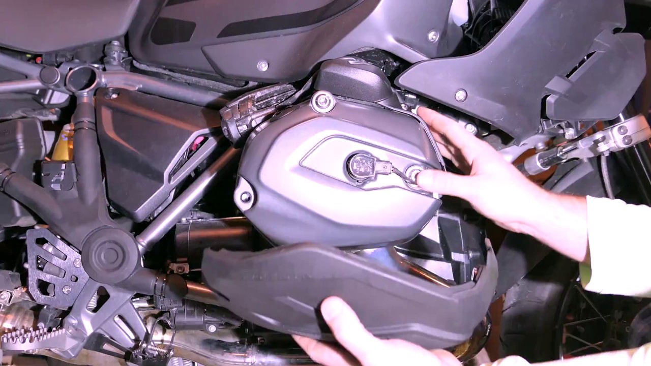 Install: Machine Art Moto X-Head_LC for R1200 GS Adventure