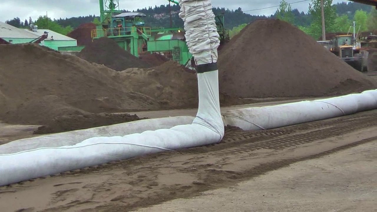 CAS AT7 Spill Containment/Flood Control Sock Demo-Vertical