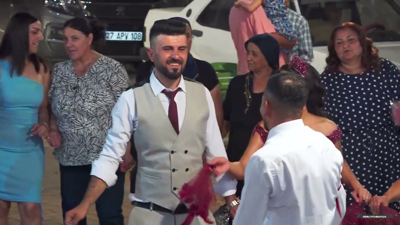 Serdar Karasu Gel Desem Gelirmiydin / Ela Gözlerini Sevdiğim Dilber Fatih & Yasemin Kına Gecesinden