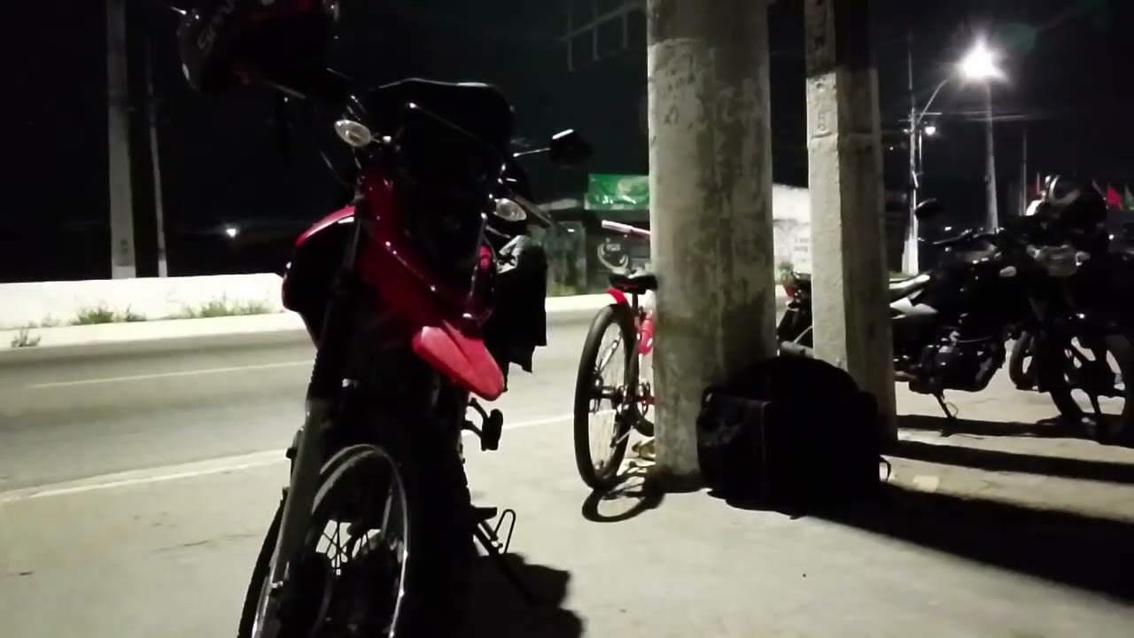 Galera reunida para trabalhar na madrugada em natal, rio grande do norte 