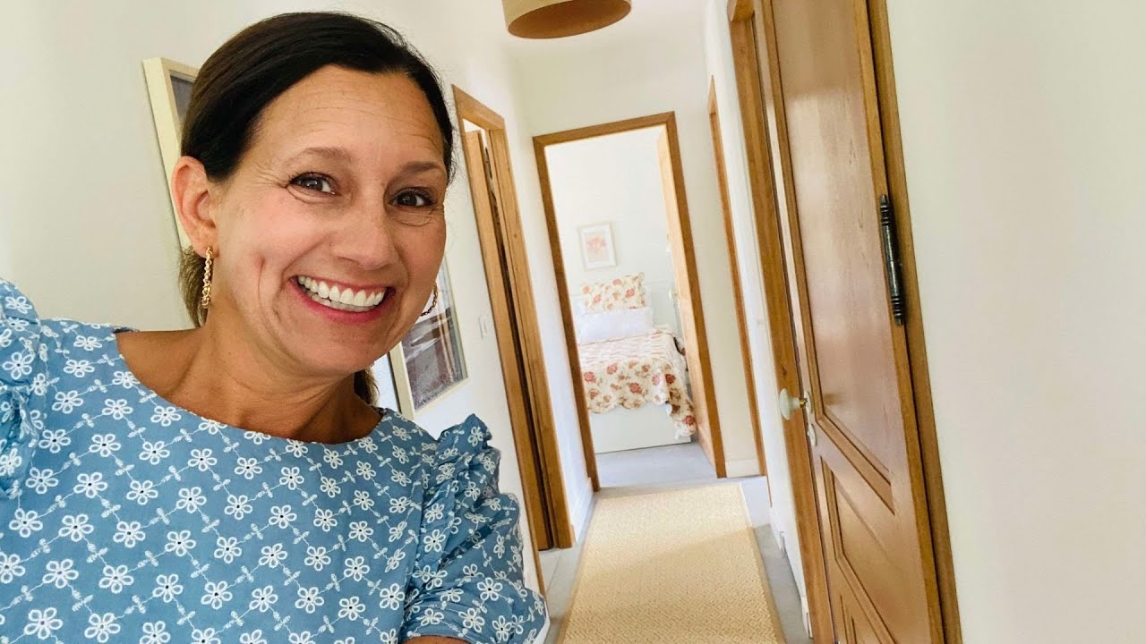 French House Tour PART 2  (BETH IN FRANCE! 🇫🇷)