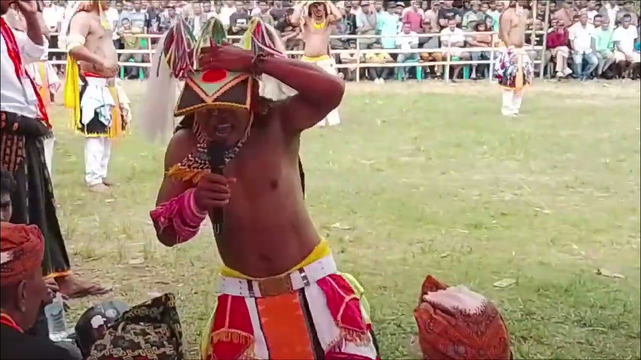 Tarian  Caci Manggarai syukuran Imamat RD Yohanes Sudir di Natas Deru welak