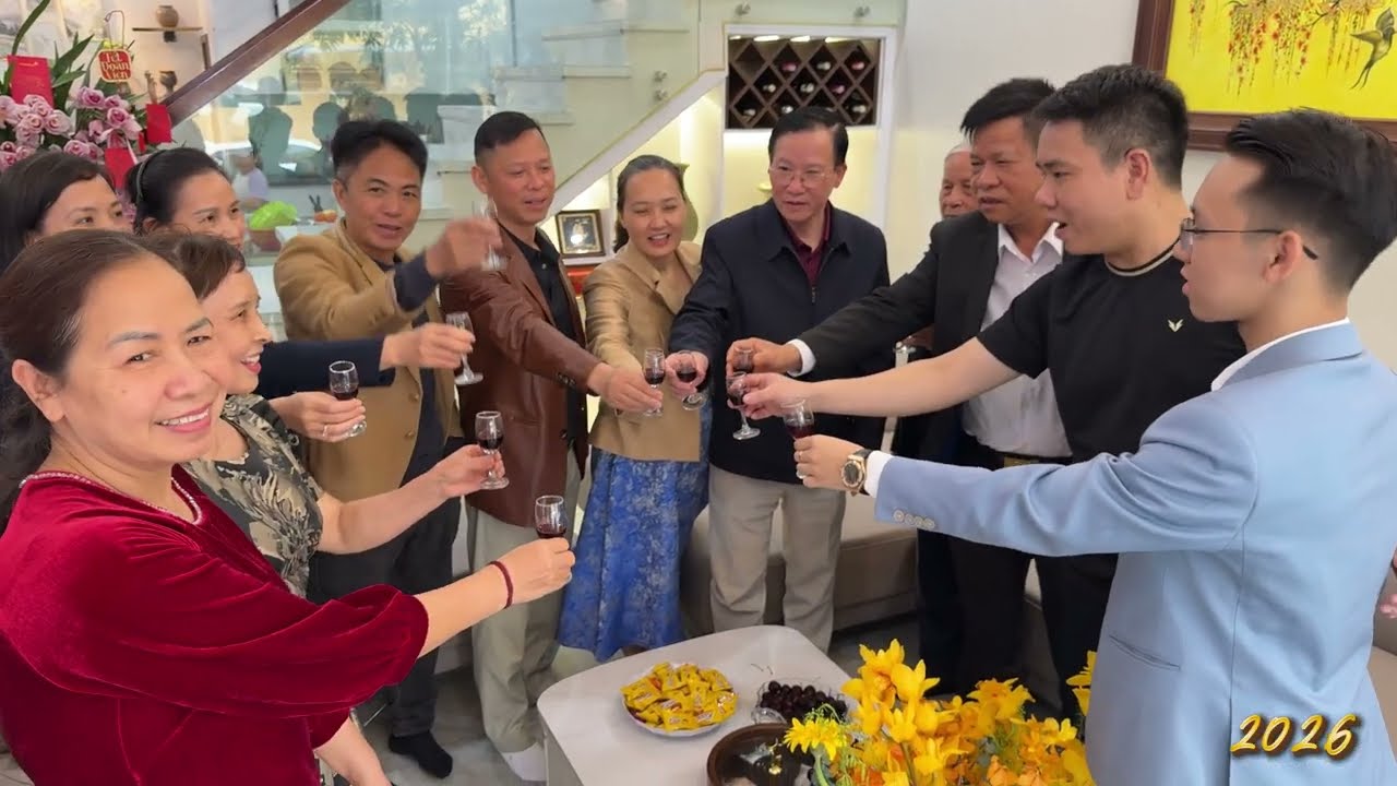 GIA ĐÌNH BÁC DUYỆT CHÚC TẾT BINH NGỌ 2026 TẠI MẠO KHÊ QUẢNG NINH