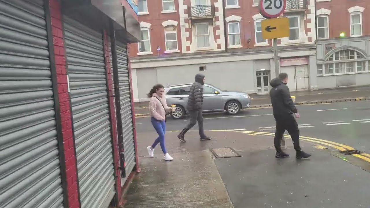 Throwing It Down Friday Back Streets Pubs Clubs Walk To Town Blackpool