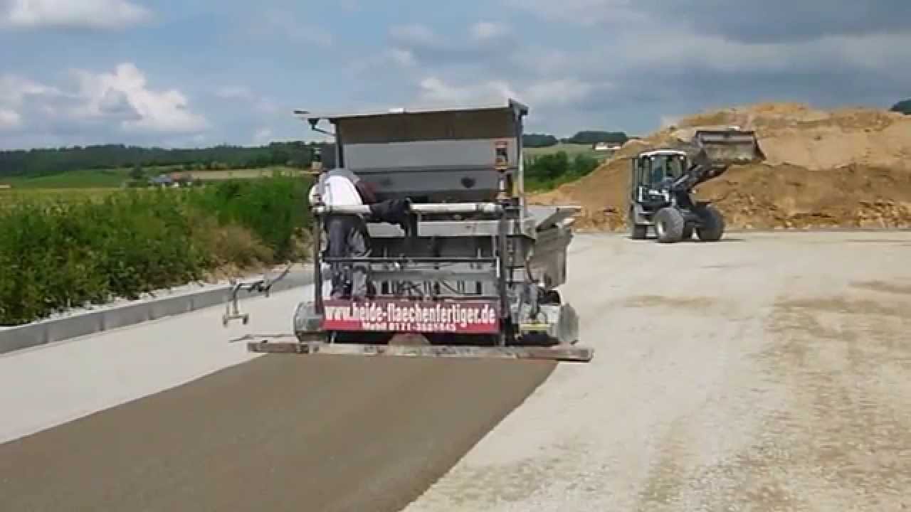 HEIDE flaechenfertiger ® | maschinell Splitt oder Kies abziehen - Pflastersplitt - Pflasterbett