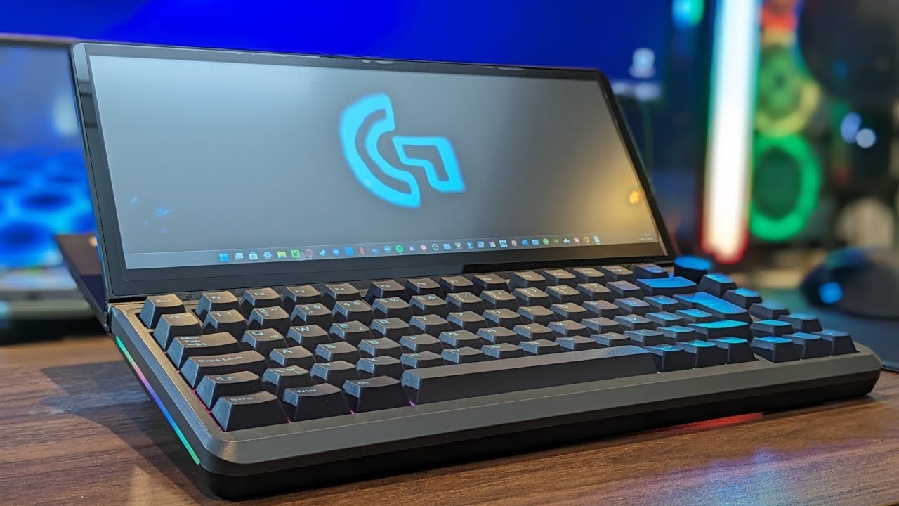 Gaming KEYBOARD WITH A DISPLAY! - Kwumsy K3 Unboxing & First Impressions [DE]
