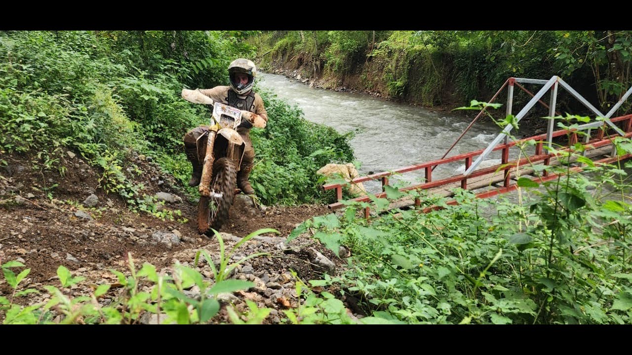 Enduro Tour. Costa Rica Unlimited (CRU). Dirt Bike Tours