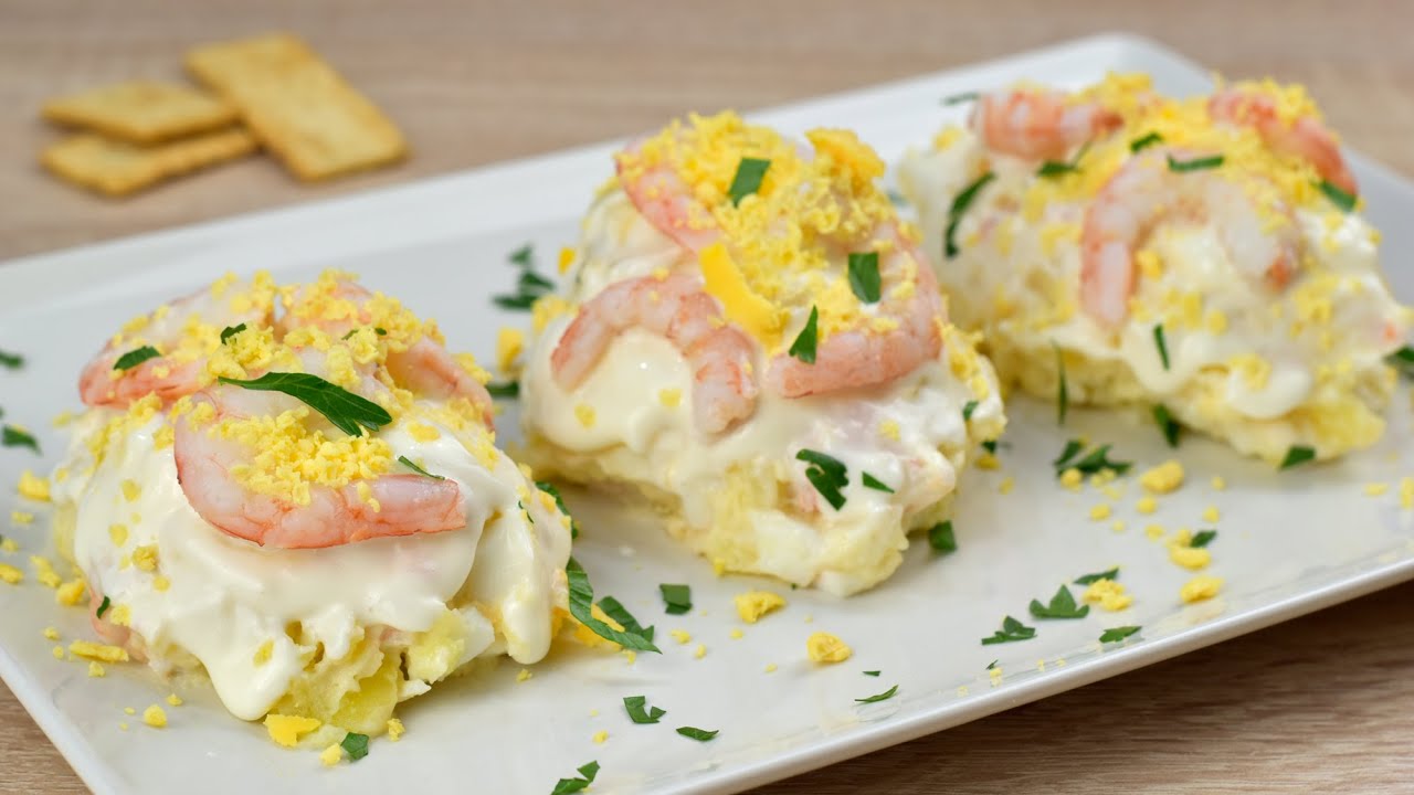 Ensaladilla de gambas, la receta de los bares de tapas andaluces