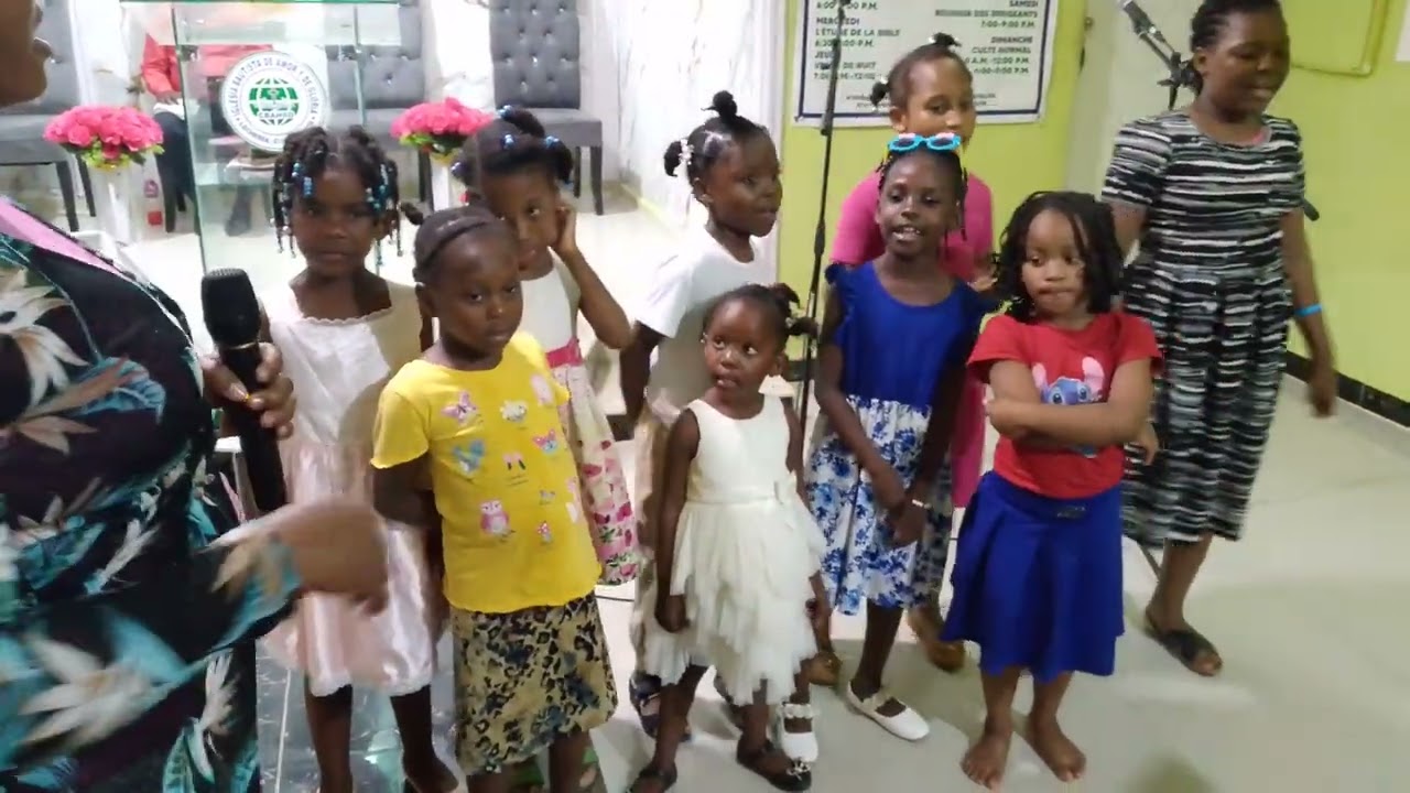 mis Niñas  cantando para Jesús 🙏💓✌️