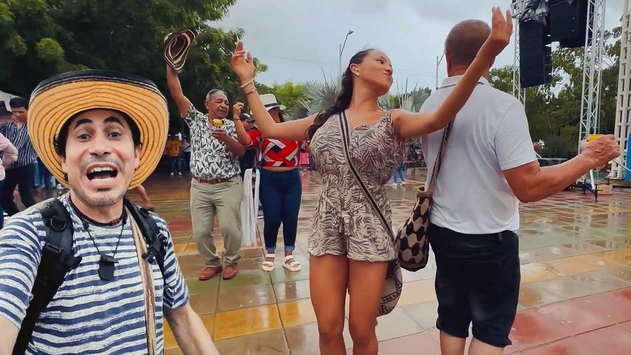 Bailan Bajo la Lluvia - Festival Autóctono de Gaitas - San Jacinto Colombia