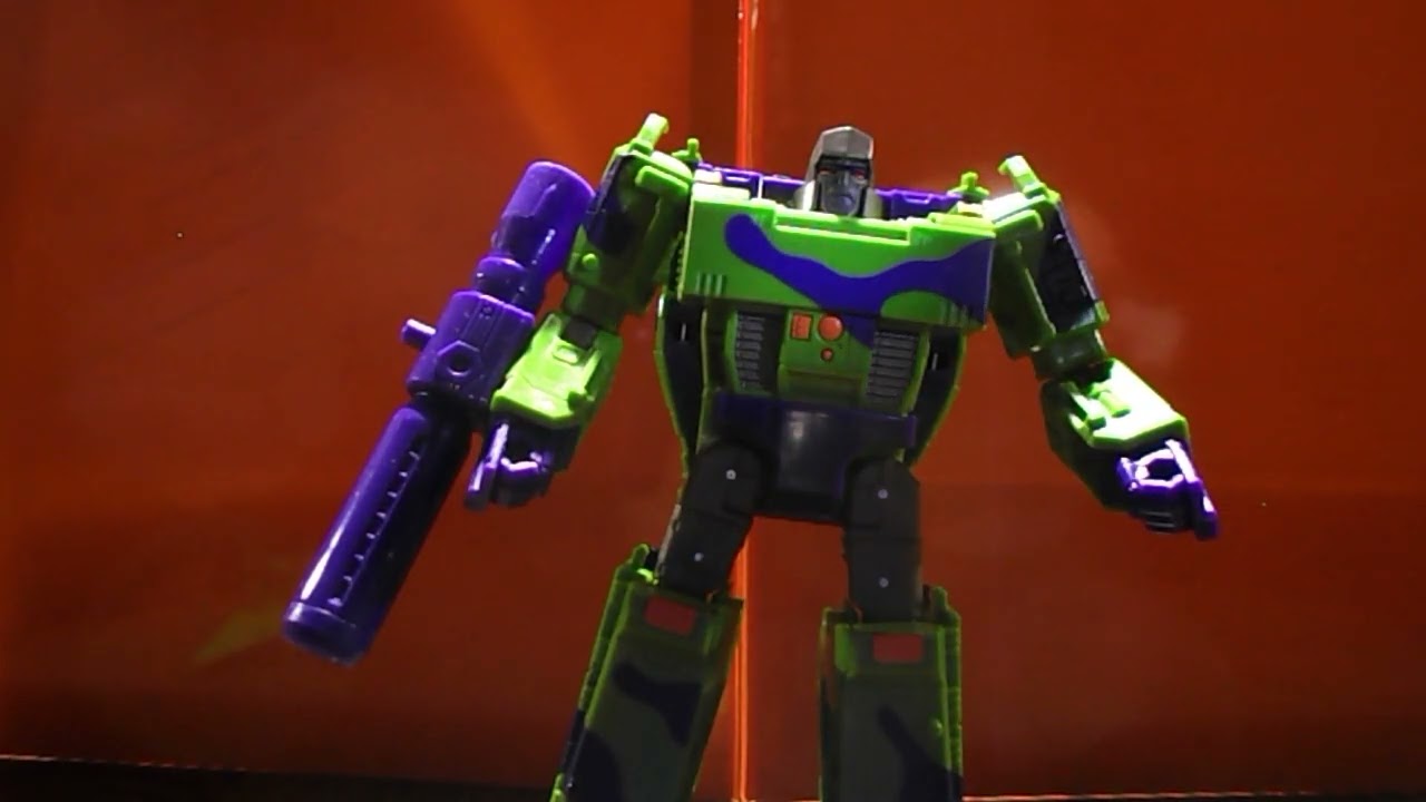 Generations Selects Earthrise G2 Megatron
