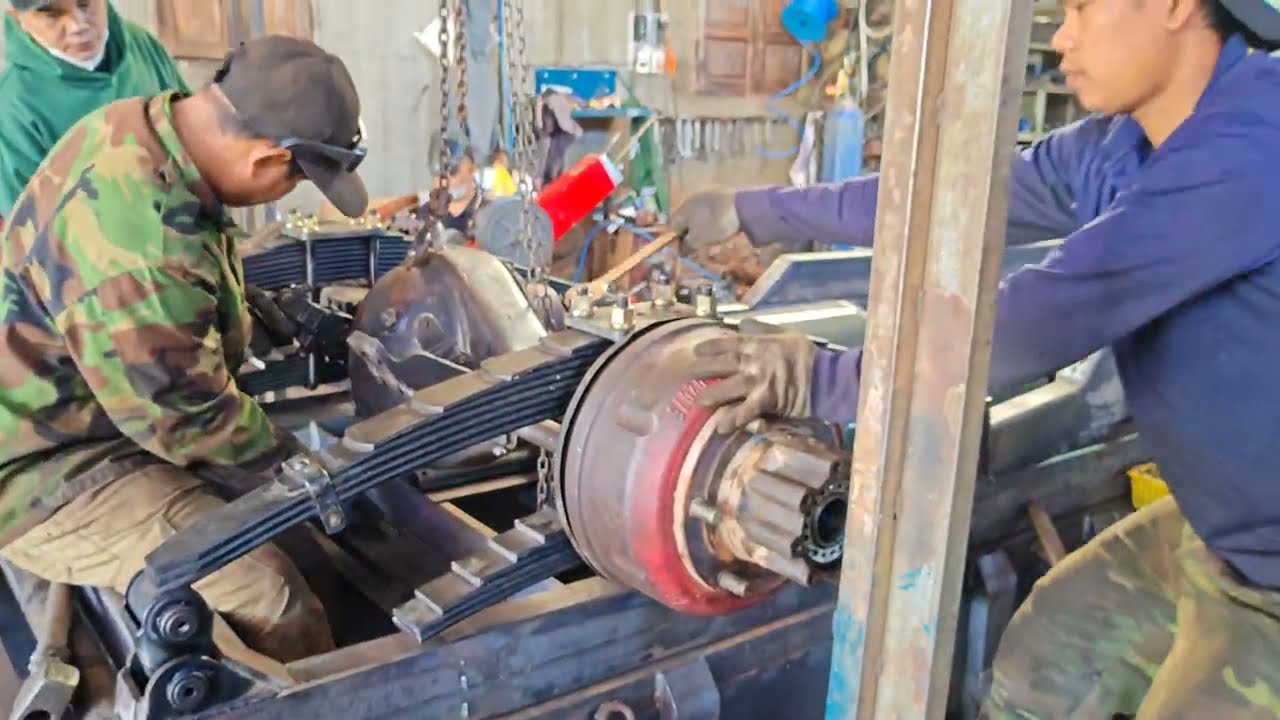 QUẢ TRÌNH  LÊN THÙNG  XE BÁNH ĐÔI GARAGE KƯ ÊBAN sản xuất 2025