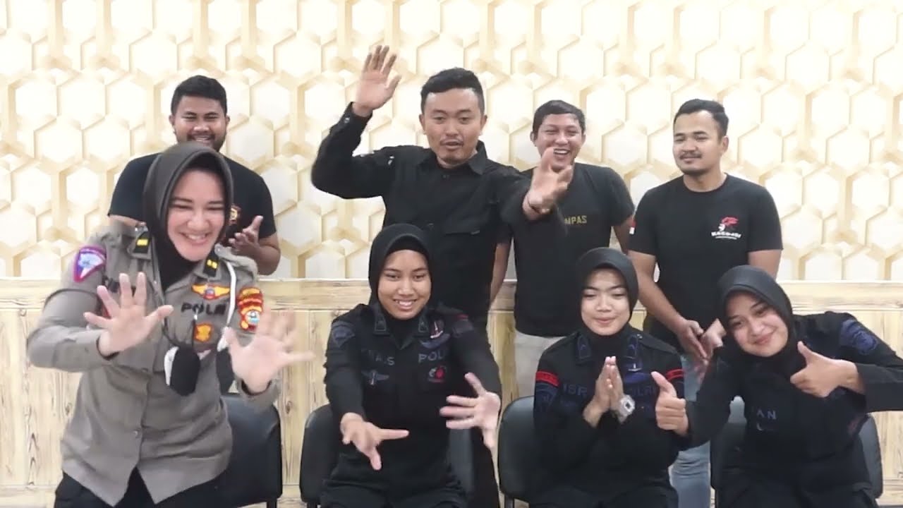 NGAKAK !!! BAD ROMANCE CHALLENGE TAHAN KETAWA