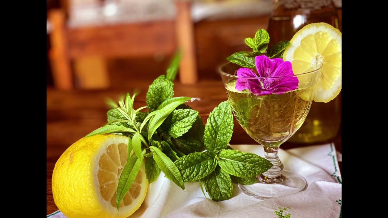 Acqua rinfrescante alla menta