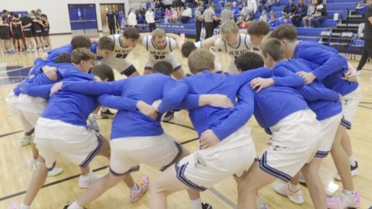 West Lyon outlast Spirit Lake to advance in postseason play