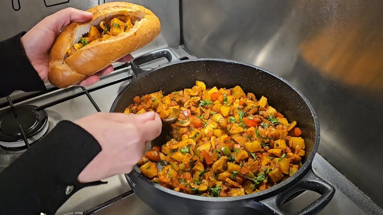 طول عمرنا نسويها طيبة وبطريقتي صارت أطيب اذا بعدج حايره بالعشاء او عندج موكب جربيها تجنن وبدون لحوم