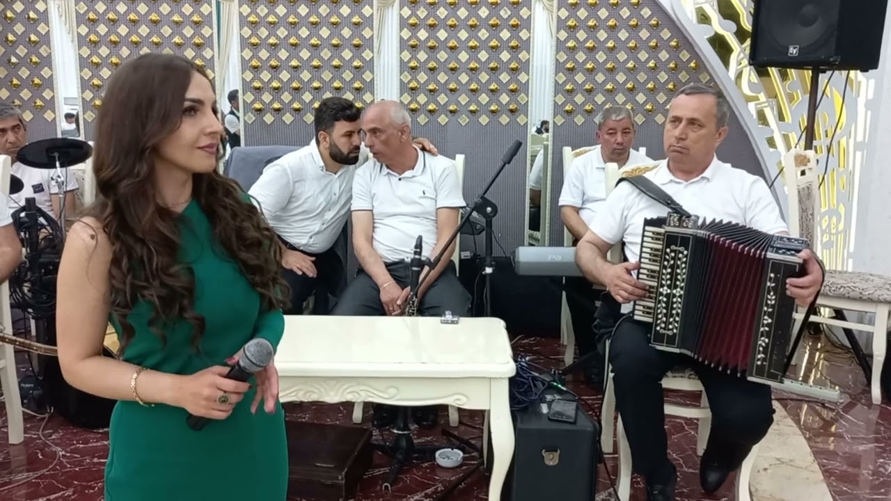 Binə toyu. Ülviyyə Sədaqət Savalan bəyin və Əsmər xanımın toyunda.Super ifa.