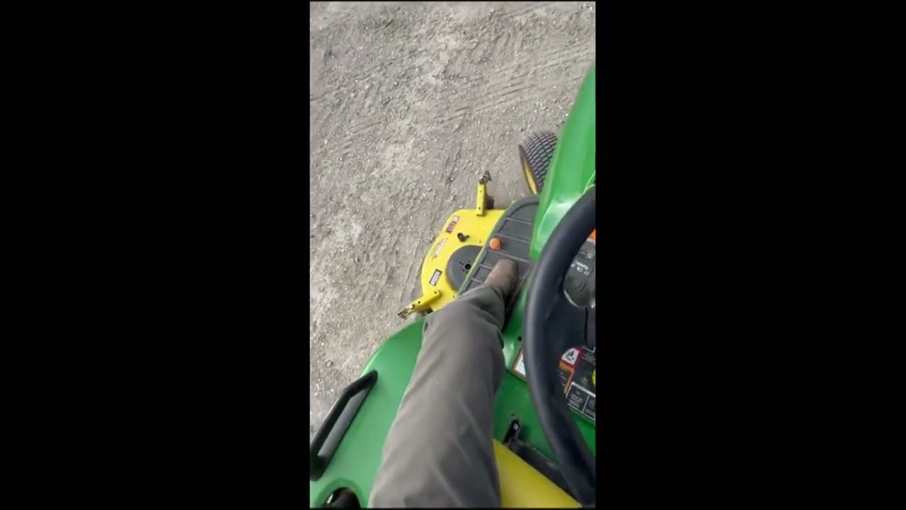 2016 JOHN DEERE X734 For Sale