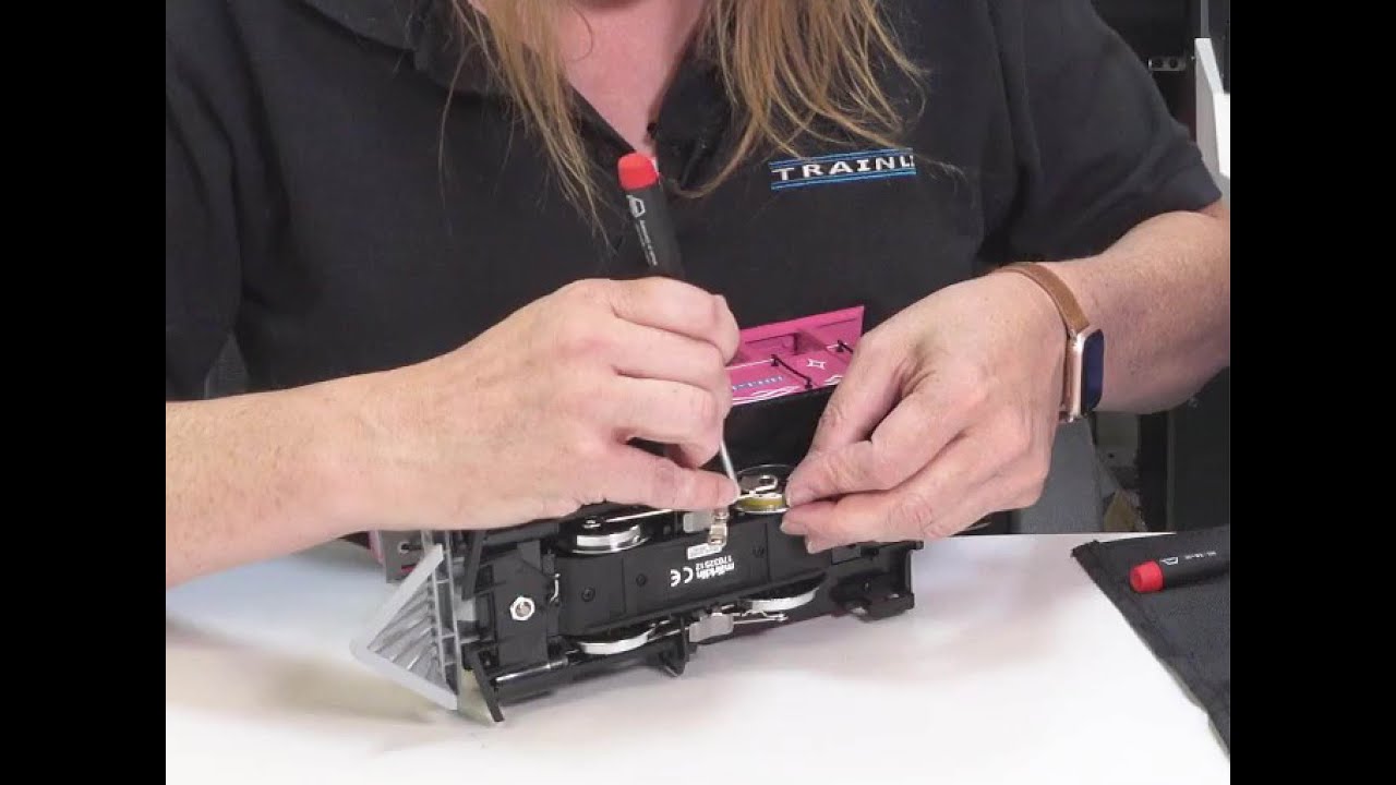TRAINLI TECHTV: HOW TO CHANGE YOUR LGB TIRE TRACTION