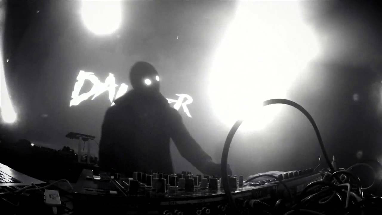 DANGER - 4h30 (Live at Nouveau Casino)