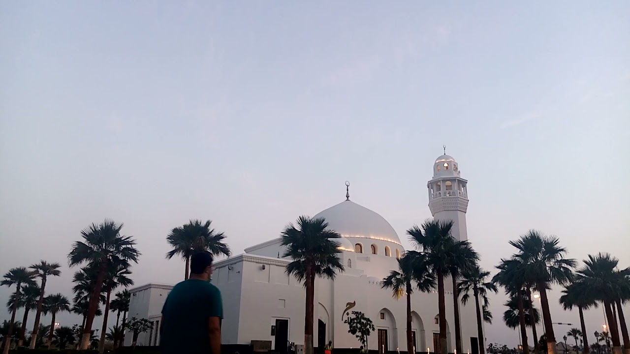 اذان المغرب من مسجد الجوزاء كورنيش الخبر والافطار في جو رمضاني جميل