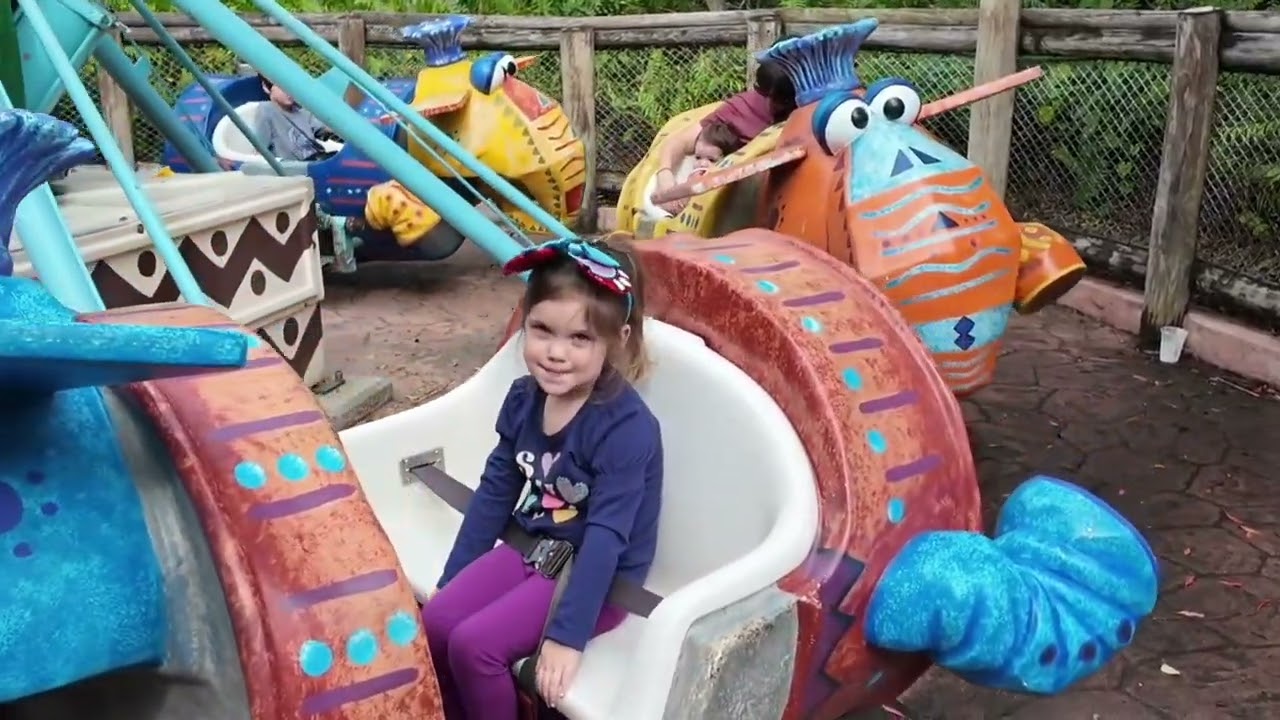Bush gardens, tampa fl. Christmas trip 2025!!! Part 1.!!