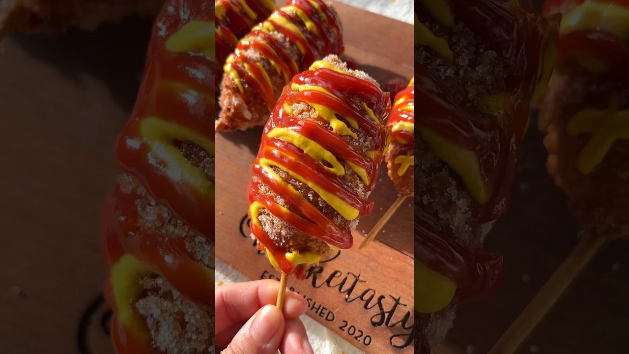 Make KOREAN CORN DOGS at home ☝🏻 ingredients in description, full recipe in my bio 💛 #recipe