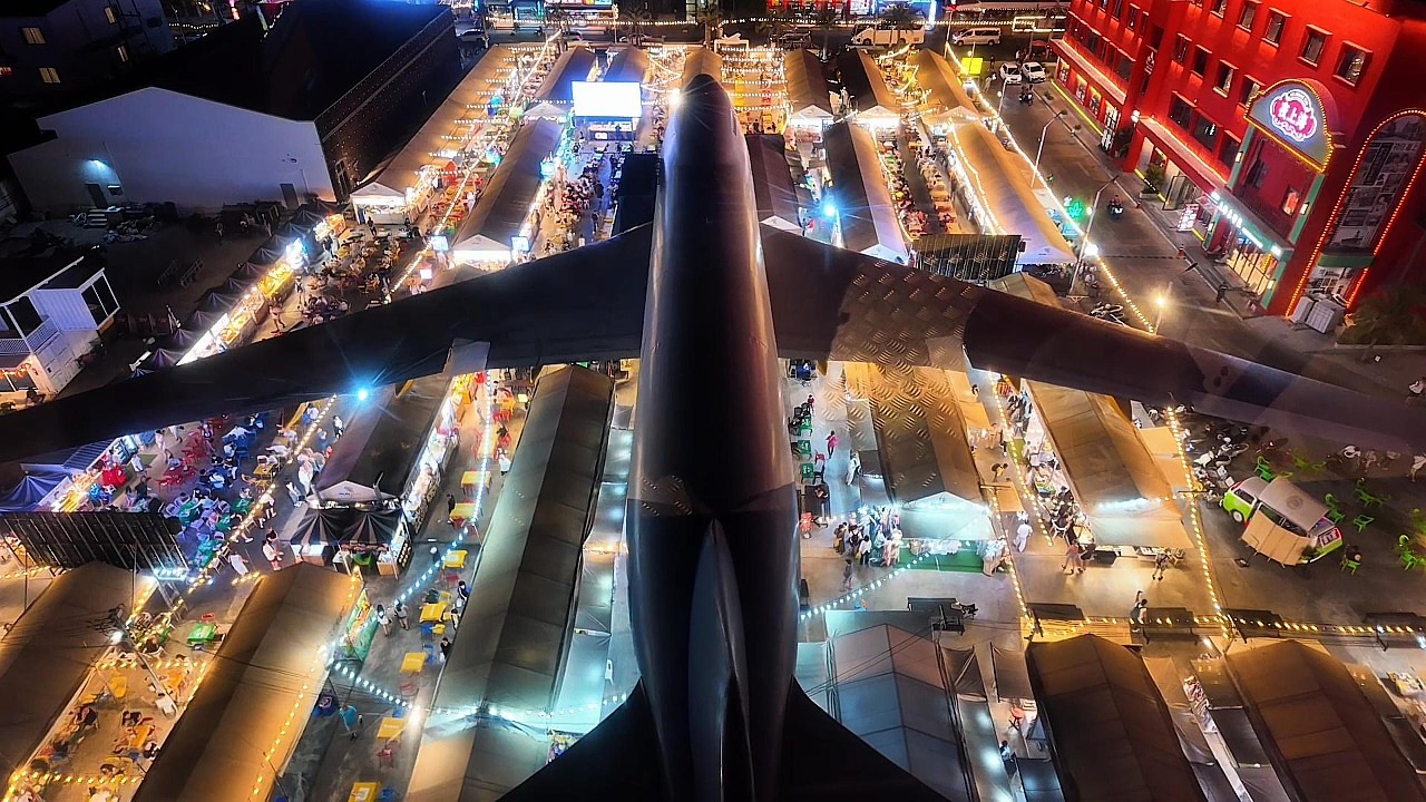 Night Market Pattaya Thailand 🇹🇭 Amazing Street Food & Sunset in 4K.