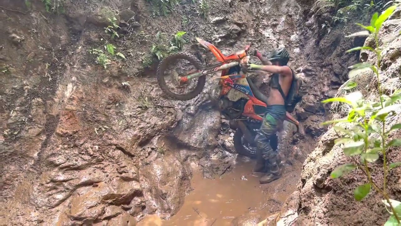 IRC Endurofest Hawaii - AA Class at the waterfall