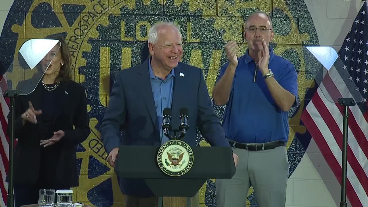 RAW VIDEO: Harris, Walz address union members during stop at UAW Local 900