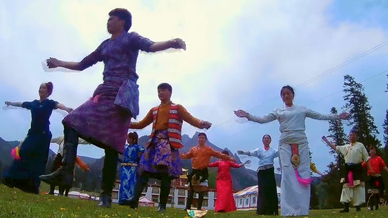 TIBETAN SONGS & DANCES འཛོམས་པའི་སྨོན་ལམ།