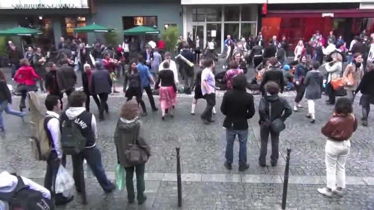 2ème Flash Mob Trad à Paris - Quartier Beaubourg - 13 juin 2012 - Adieu Belle & Last Chance Bourrée