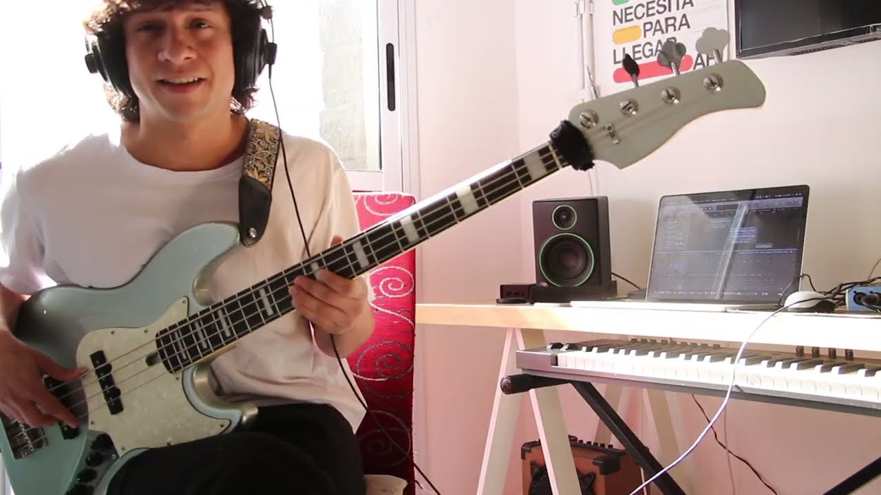 Charly Garcia - Bancate ese defecto (Bass cover)