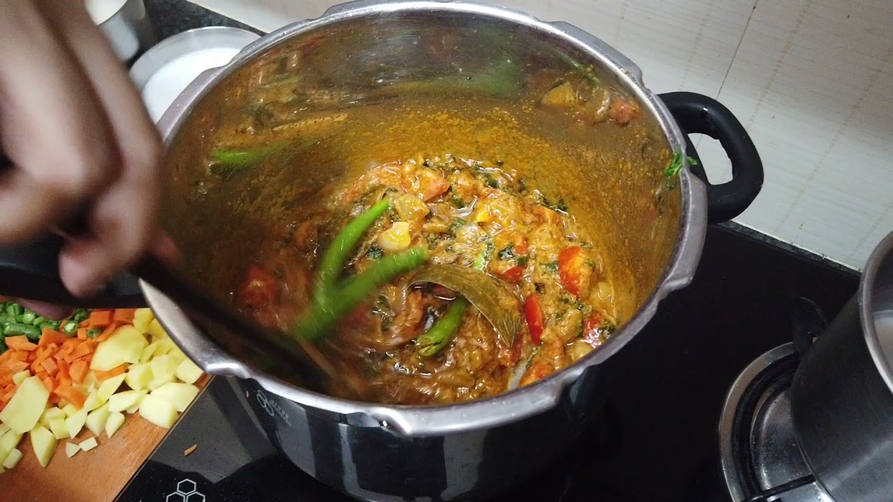Side By Side Cutting & Cooking... Special Veg Briyani Gowri Samayalarai