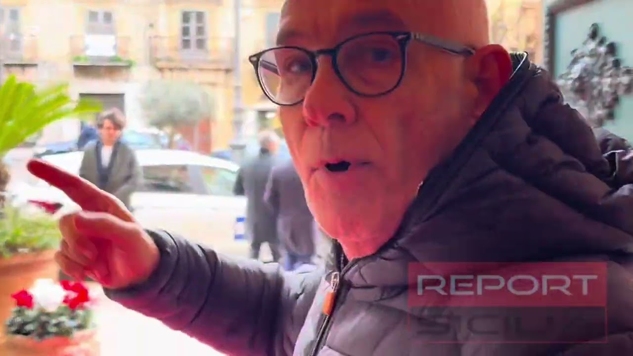 Agrigento, sindaco miccichè contestato alla fine della manifestazione città della cultura