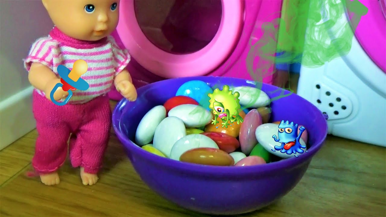КАТЯ И МАКС ВЕСЕЛАЯ СЕМЕЙКА! ПОСТИРАЛИ ВСЕ КОНФЕТЫ!  #куклы #Мультики и сборник смешных серий
