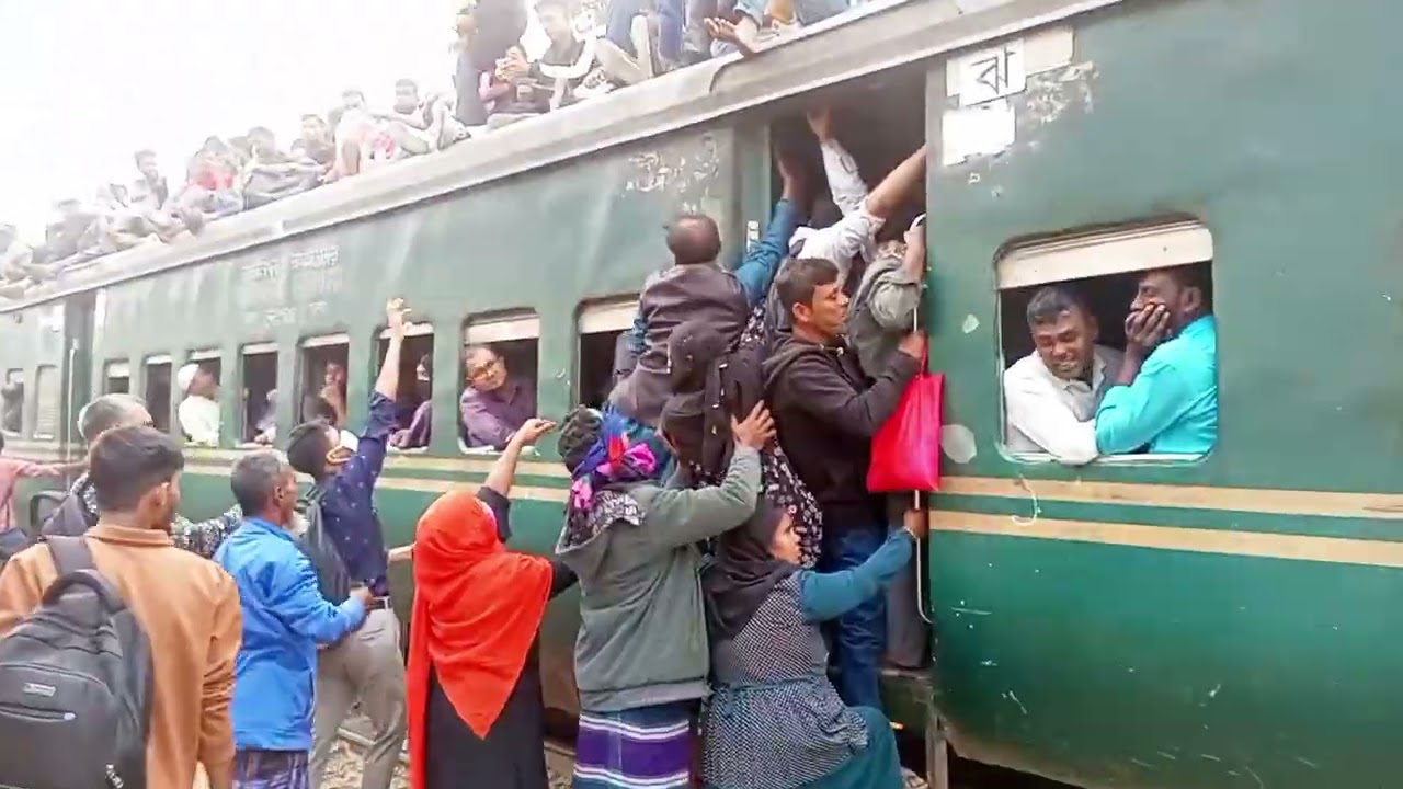 ট্রেনের ছাদ থেকে কোন স্লোগান টি সবচেয়ে বেশি শুনছেন??