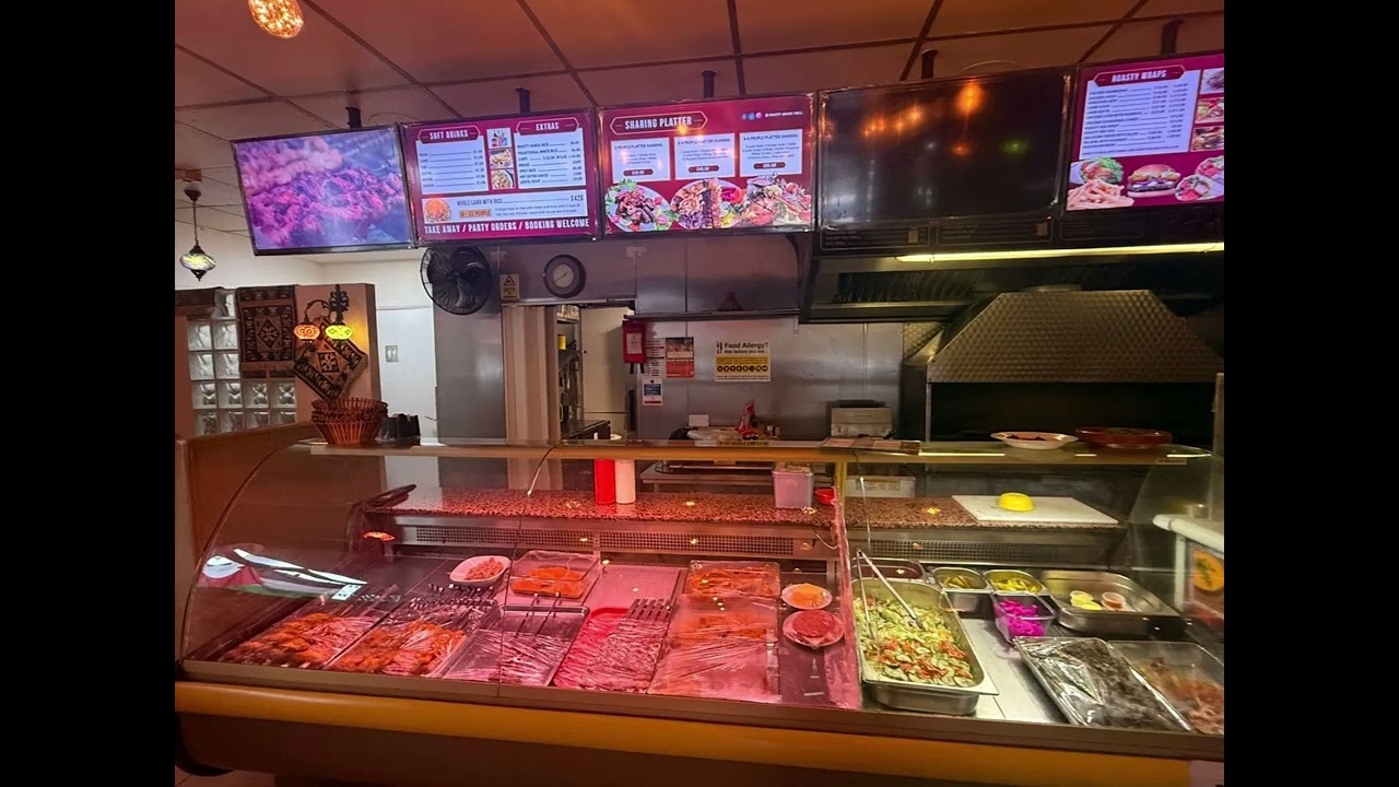 Fully Equipped Turnkey Café for Sale on Prime Upper George Street, Luton LU1!!!