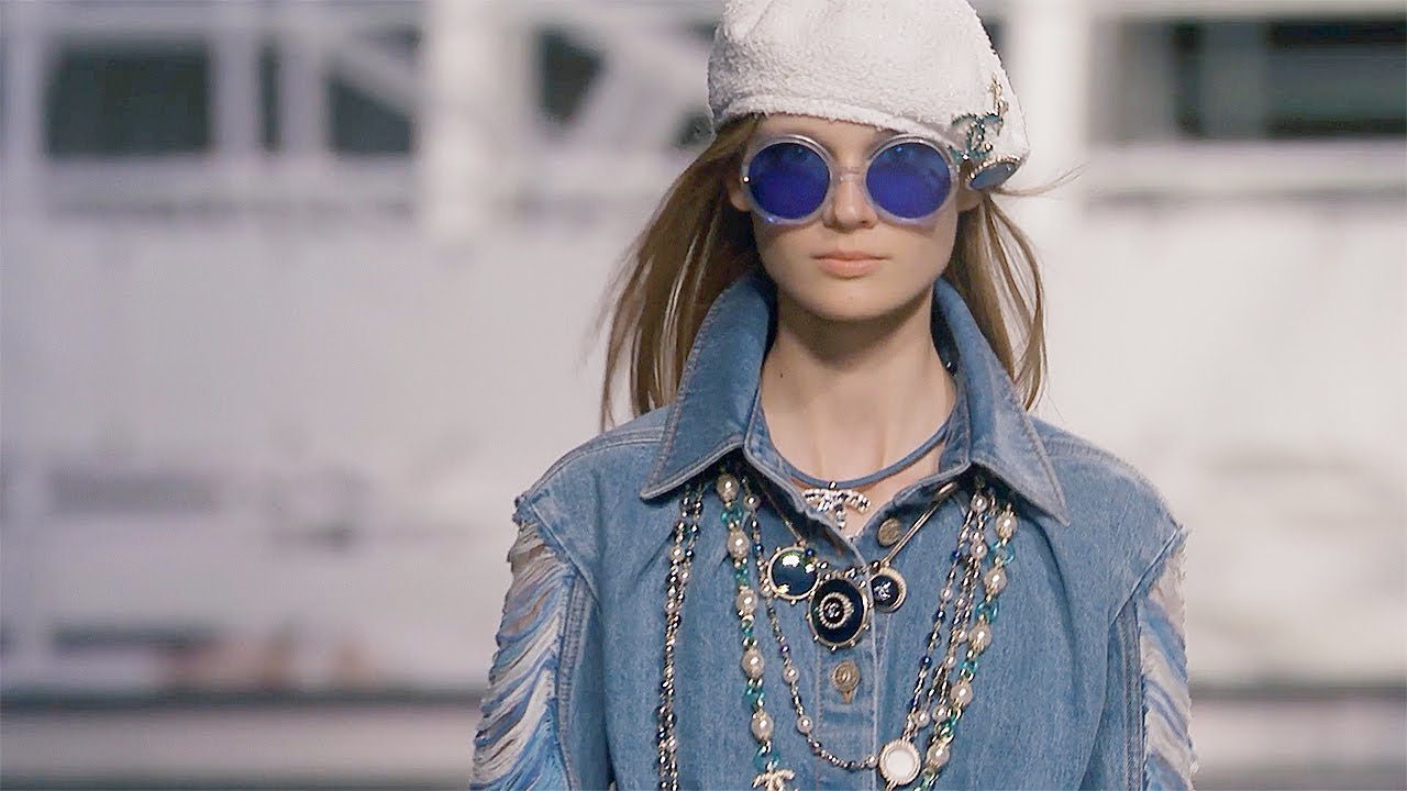 Chanel | Cruise 2019 Full Fashion Show | Exclusive