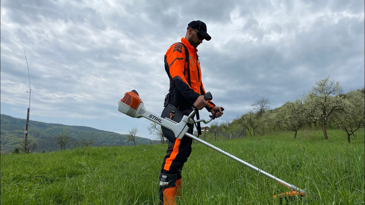 Cutting fresh grass with Stihl Fs 460 C-EM and Stihl CF3-pro trimmer line.( Motocoasa Stihl fs 460)