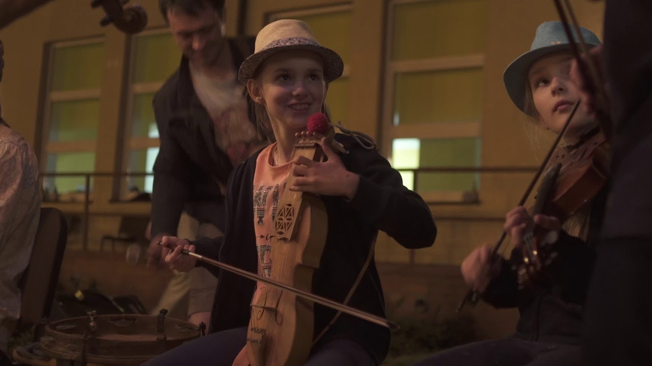 Na Rozstajnych Drogach 2017: kapela sióstr Król z Godziszowa - polka
